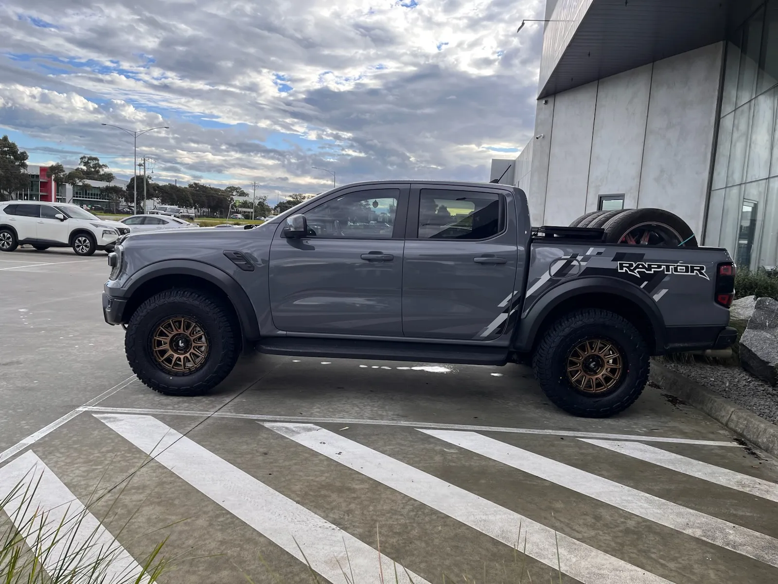 FORD RAPTOR with LENSO DINERO 18X9 wheels in BRONZE |  | FORD
